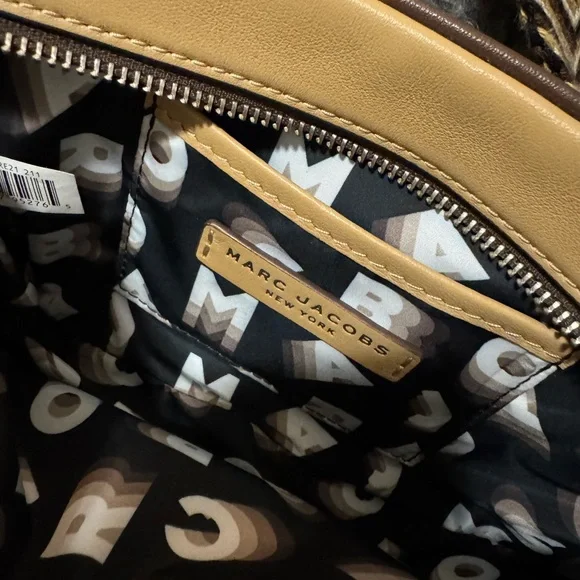 Marc Jacobs Tan and Black Logo Interior Bag - Picture 3 of 5